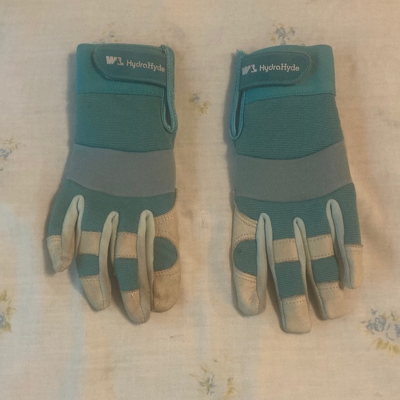 Accessories - Women's Gloves